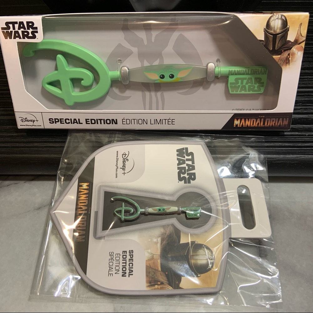 The Mandalorian’s The Child Baby Yoda LIMITED EDITION Collectible Key & Pin